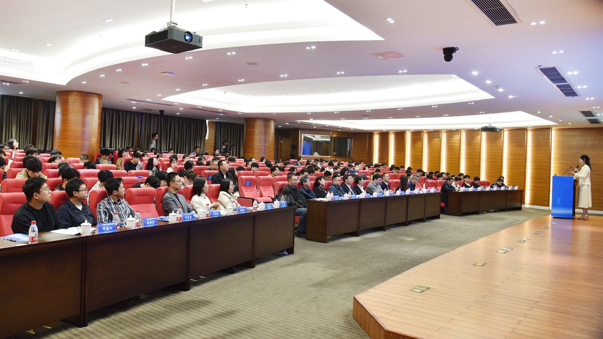 第三屆中國僑智發(fā)展大會(huì)人工智能+大健康成果對接會(huì)在福州大學(xué)成功舉辦