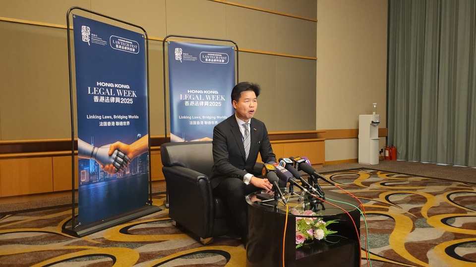 宏福苑大火丨律師會會長湯文龍喜見業(yè)界齊心協(xié)力助居民