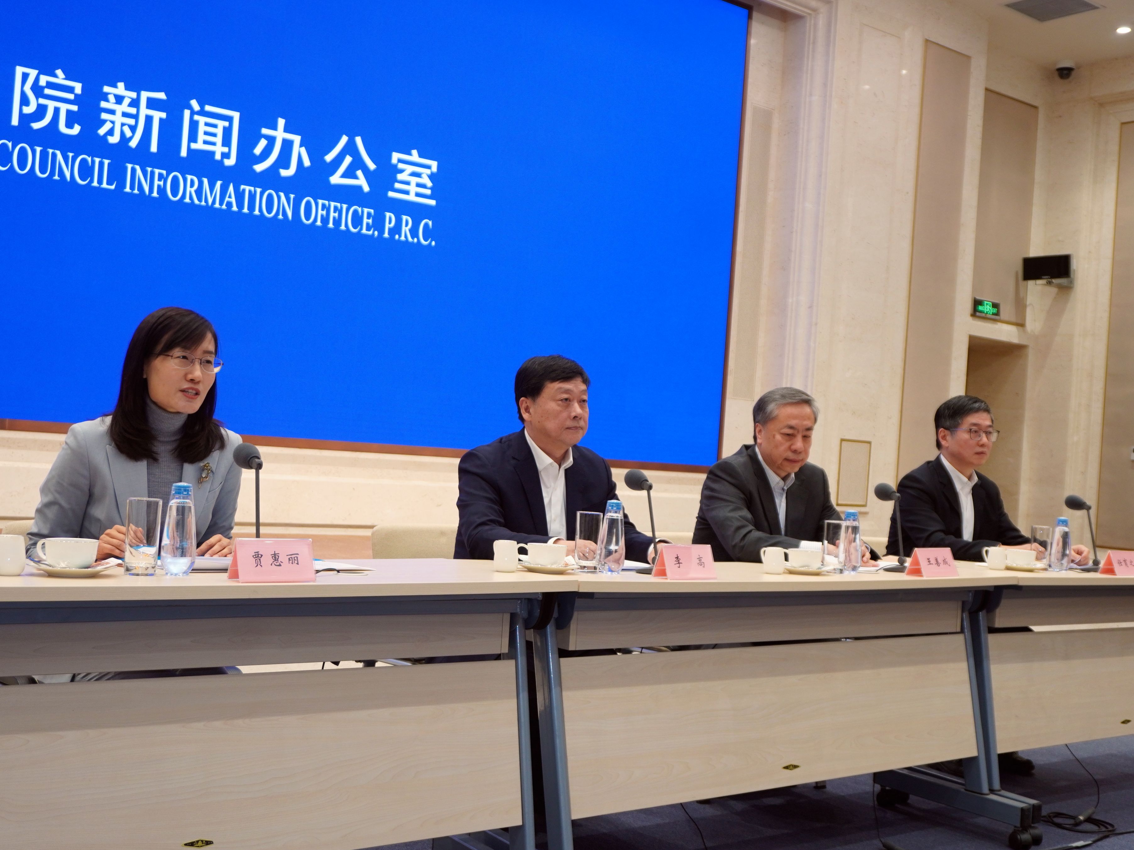 國新辦交流會聚焦加快經(jīng)濟(jì)社會發(fā)展全面綠色轉(zhuǎn)型