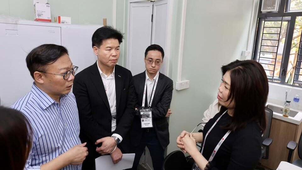 張國(guó)鈞湯文龍?zhí)皆L大埔過(guò)渡屋　籲選民踴躍投票支持善後重建