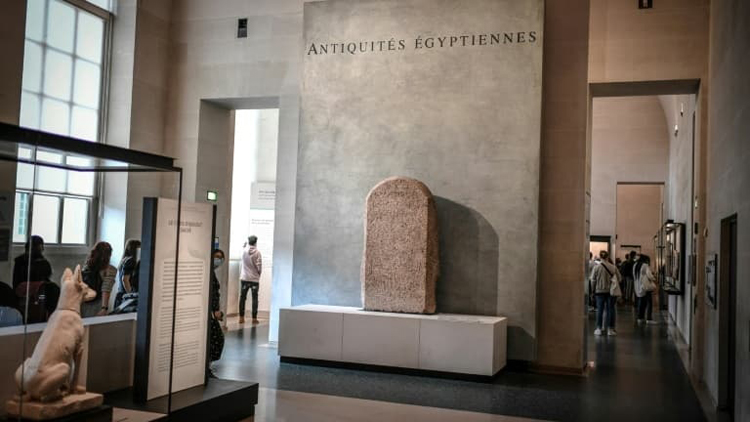 羅浮宮埃及古物圖書(shū)館發(fā)生嚴(yán)重漏水 多部古籍受損