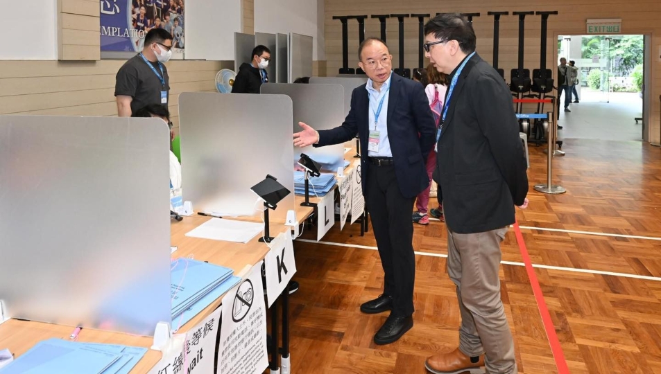 立法會(huì)選舉 | 曾國(guó)衞巡視鄰近邊境及專屬票站 最後呼籲選民齊投票