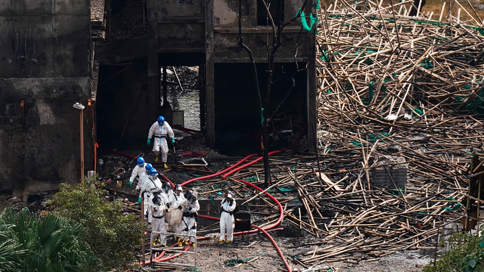宏福苑大火｜周五起移除宏昌閣、宏泰閣及宏新閣被燒毀外牆棚架
