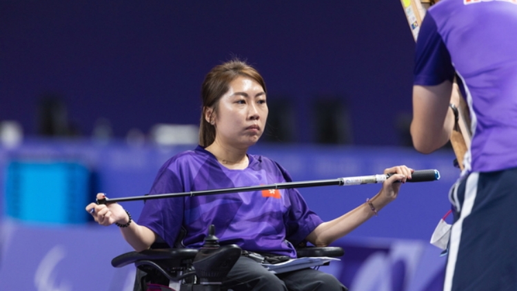 殘?zhí)貖W會(huì)丨浸大祝賀校友何宛淇勇奪第二面獎(jiǎng)牌