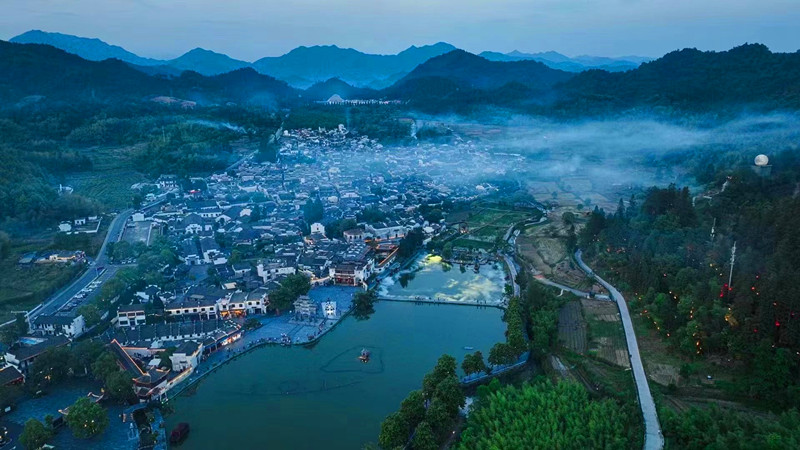 【黃山「鎮(zhèn)」能量】皖黟縣西遞鎮(zhèn)：古村新韻與民生幸福相融共生