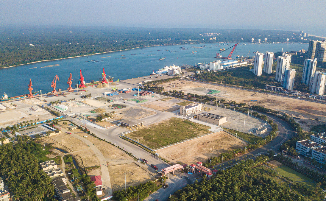 何立峰出席海南自由貿(mào)易港全島封關(guān)啟動活動並講話