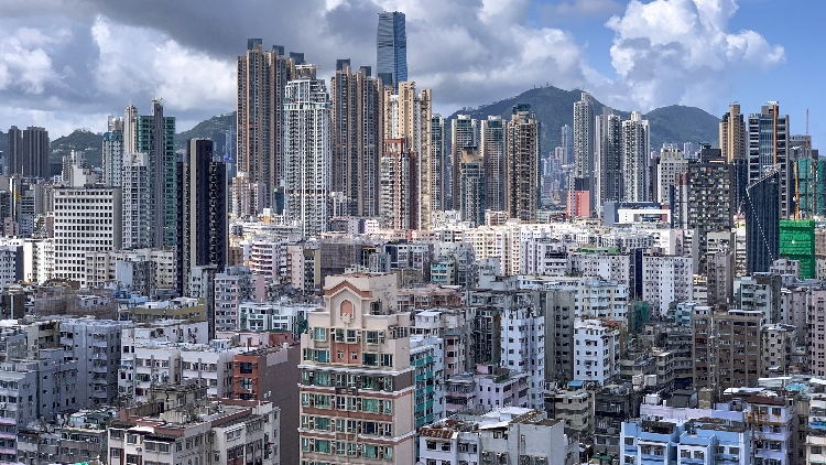 【港樓】美聯(lián)：內(nèi)地買家積極投入港樓 料今年相關(guān)住宅註冊量達(dá)13500宗 金額達(dá)1350億元齊創(chuàng)紀(jì)錄新高