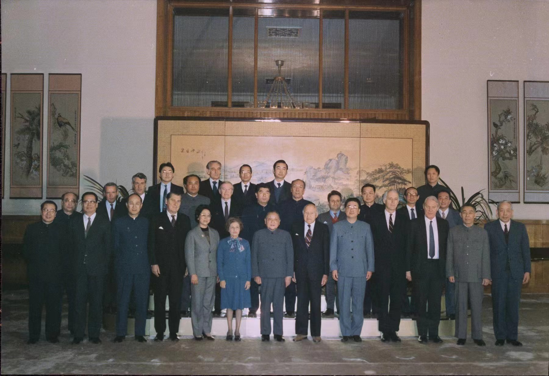 1985年1月18日，廣東核電合營有限公司合營合同簽字儀式  .jpg