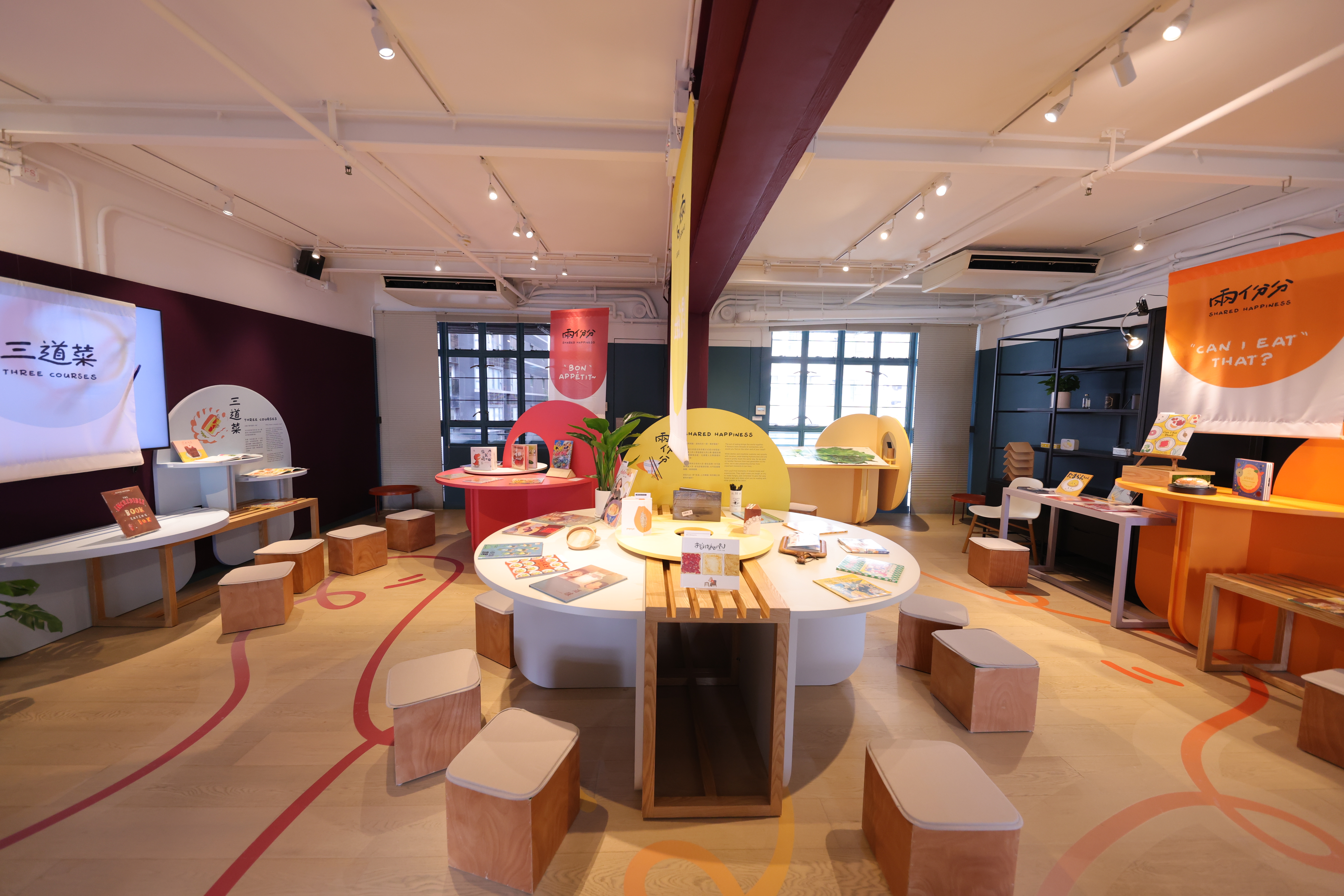 PMQ Picture Book Exhibition 2022_12_Exhibition Opening.JPG