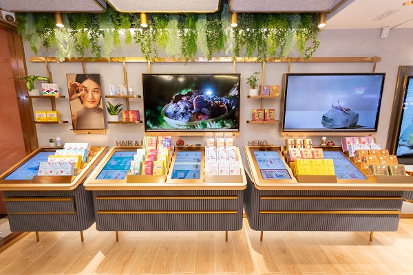 Vita Green Harbour City shop_03.jpg