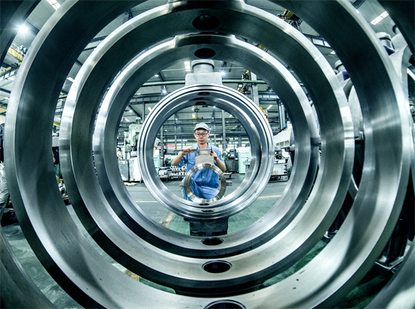 3、先進製造業(yè)企業(yè)內(nèi)景 - 復(fù)件(1).jpg