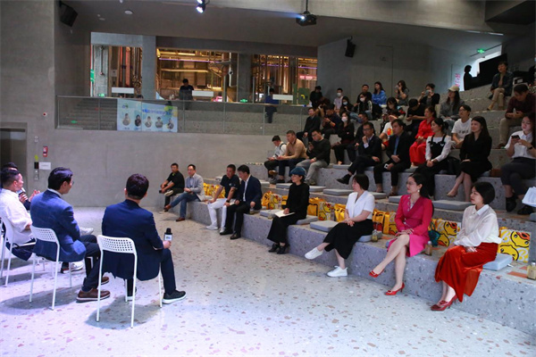 圖片3 「領(lǐng)袖圓桌派」圓桌對話.jpg