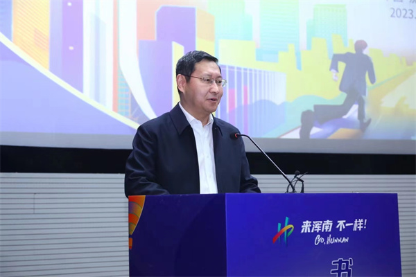 圖2   瀋陽(yáng)渾南區(qū)委書(shū)記閆占峰.jpg