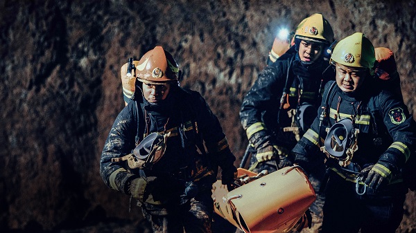 俞灝明 王戈 韓東君.jpg