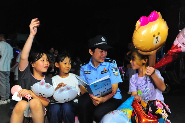 3.安徽巢湖：公安讓安防知識「流動」起來.jpg