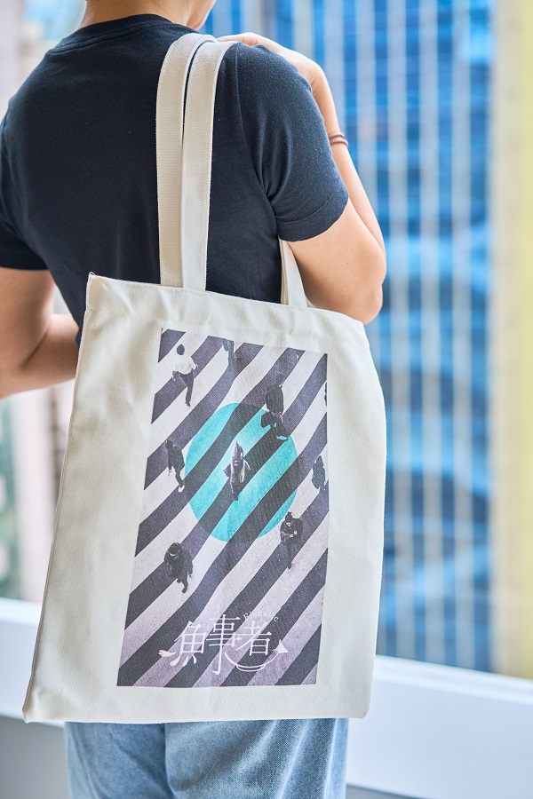 凡消費滿$100並追蹤IG @fisholichk，即可獲贈自家設計特別版魚面人Tote bag乙個（限量1,000個，派完即止）_01.jpg