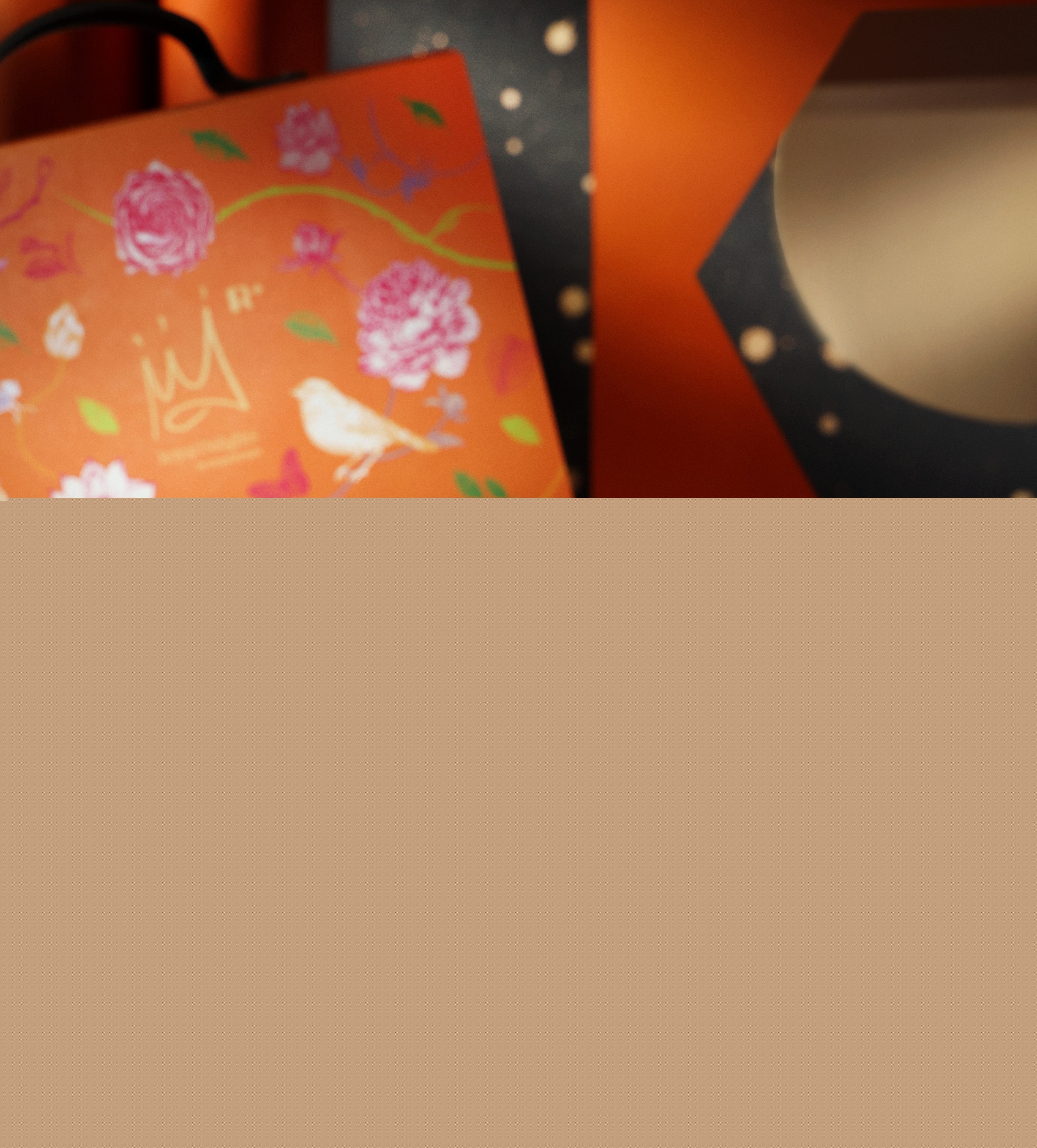 Premium Mooncake Gift Box 七星伴月.jpg