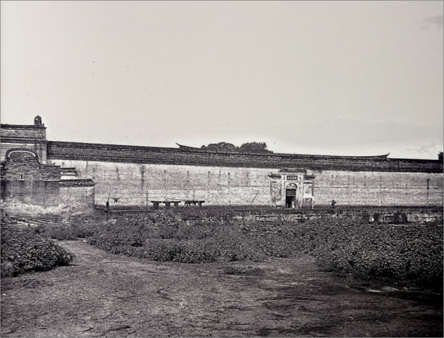 龍崗的客家圍屋 羅伯特·拉里莫爾·彭德爾頓 1932年攝影（主講嘉賓供圖）.png