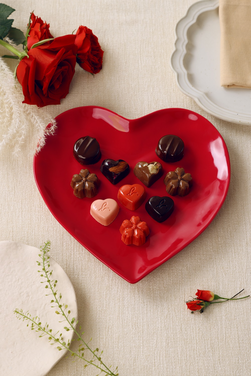 agnès b. DéLICES朱古力禮盒 為摯愛締造甜蜜驚喜時刻 (1).jpg