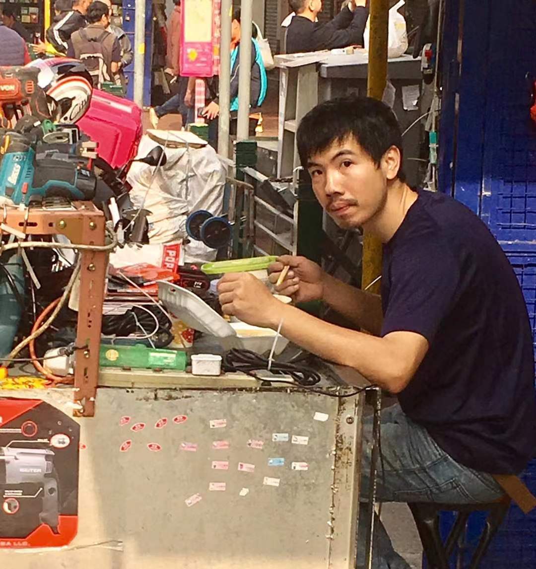 9、底層攤販搵食不易，盒飯?zhí)疃恰?jpg