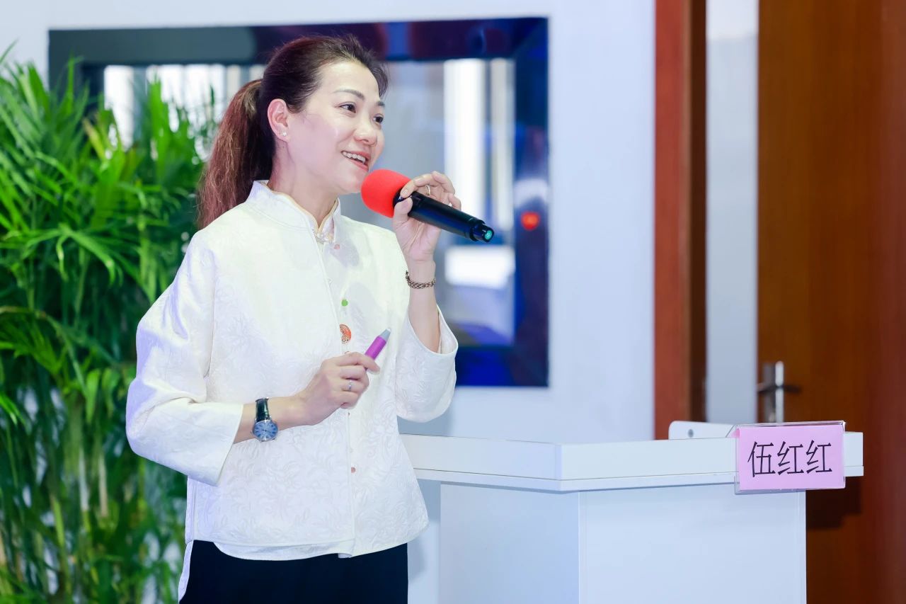 伍紅紅總經(jīng)理.jpg