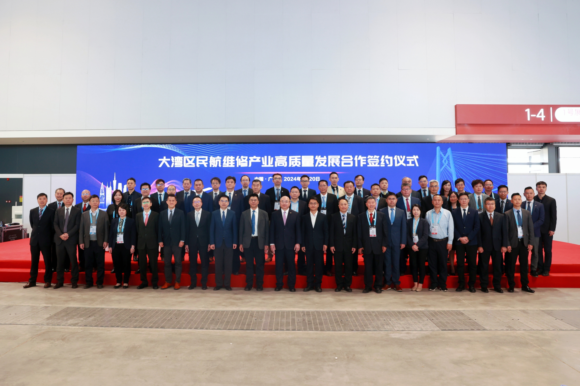 2、簽約現(xiàn)場(chǎng)（攝影：南宣） (1).jpg