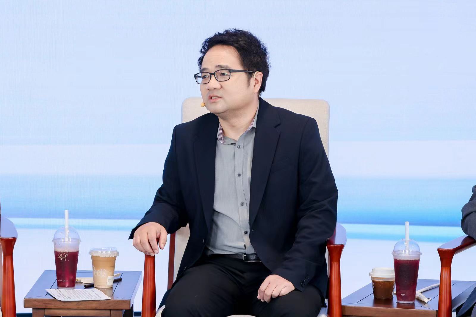 喜茶(深圳)企業(yè)管理有限責(zé)任公司門店業(yè)務(wù)副總裁 張駿.jpg