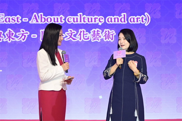 金玲女士MH與「W Talk」演說(shuō)會(huì)嘉賓郭培女士。.jpg