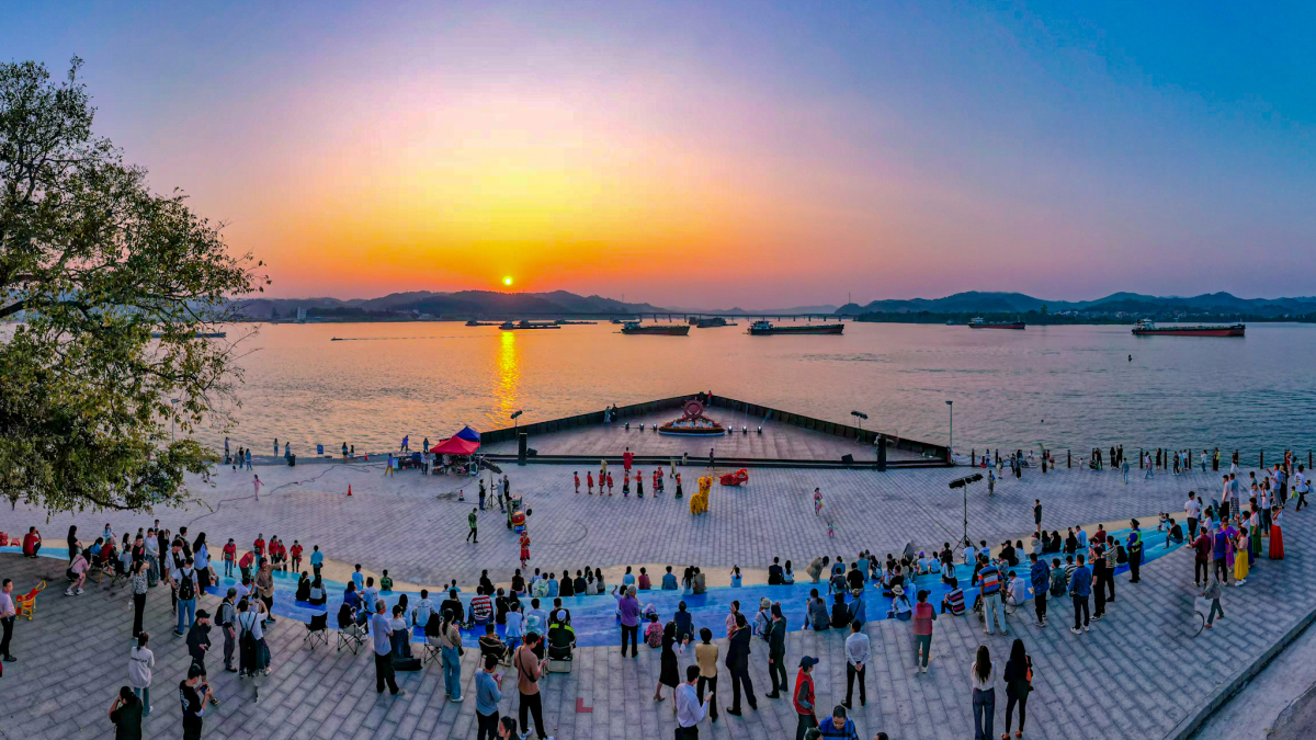 4。在泗洲島欣賞絕美的落日晚霞（陳淼 攝）_編輯.jpg