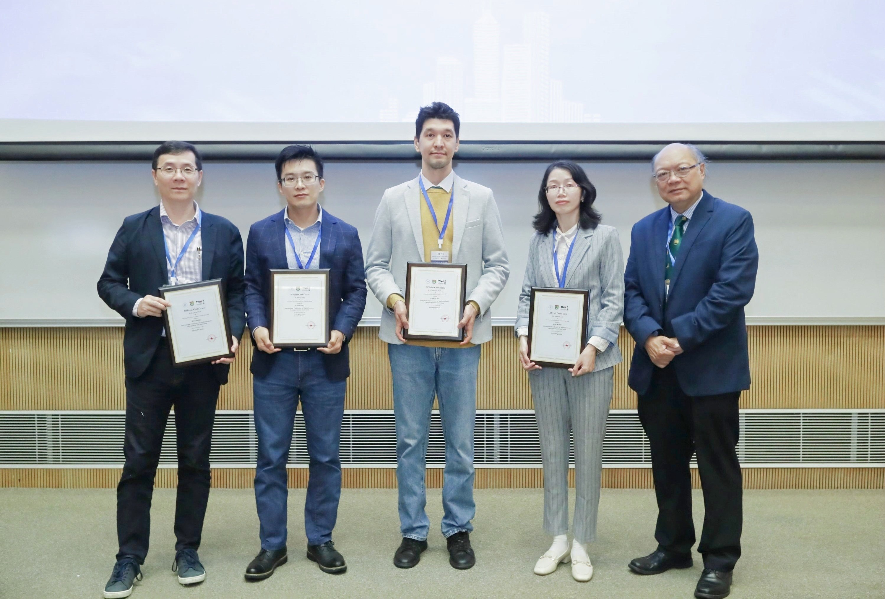 芞18 褽帡?苺酗?？`抎.jpg