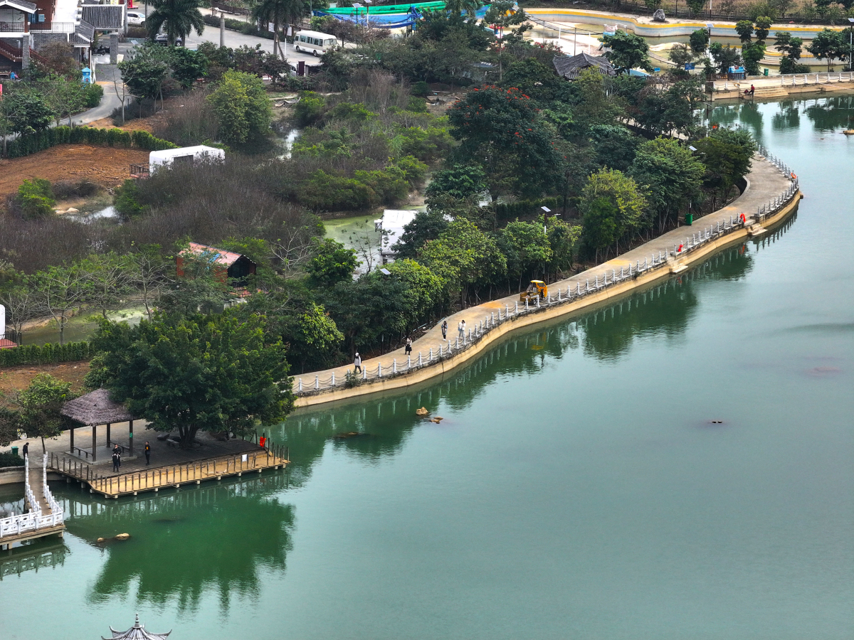 1、龍?zhí)鹅`湖景區(qū)（喻湘泉 攝）.jpg