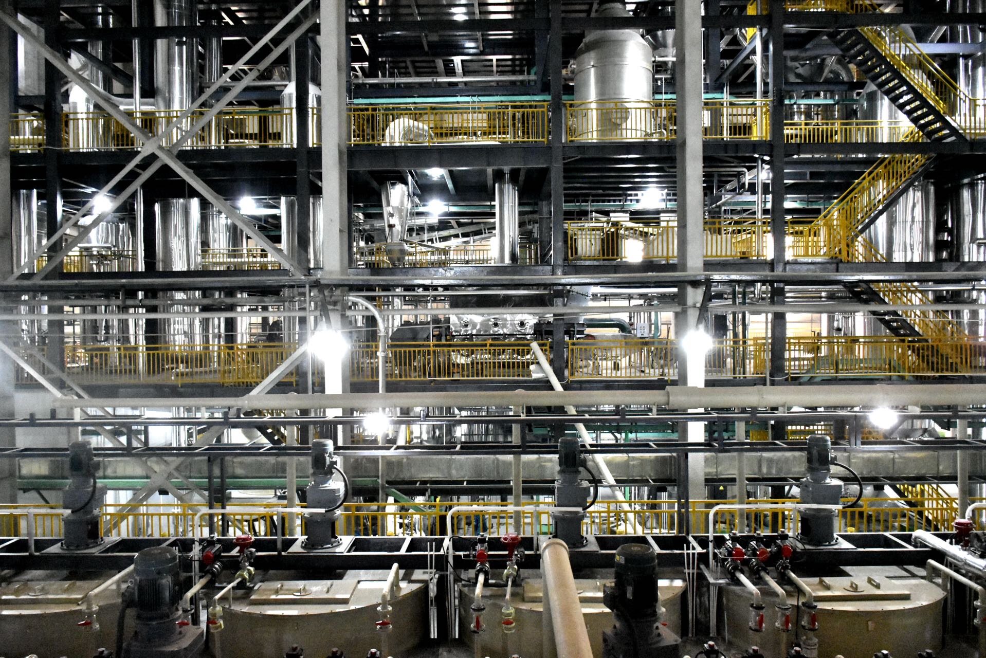 配圖1：贛州集盛科技的MVR蒸發(fā)濃縮車間 張欣苑 攝.jpg