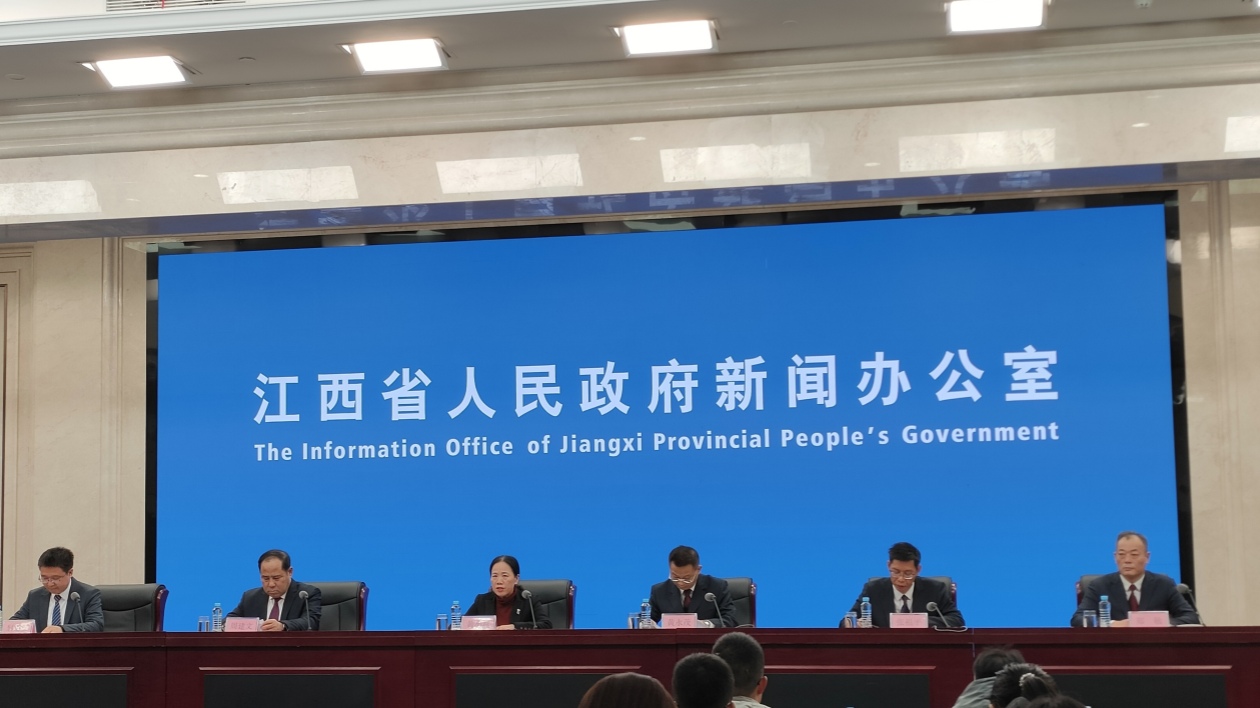 大力提振消費 助力高質(zhì)量發(fā)展”新聞發(fā)布會_副本.jpg