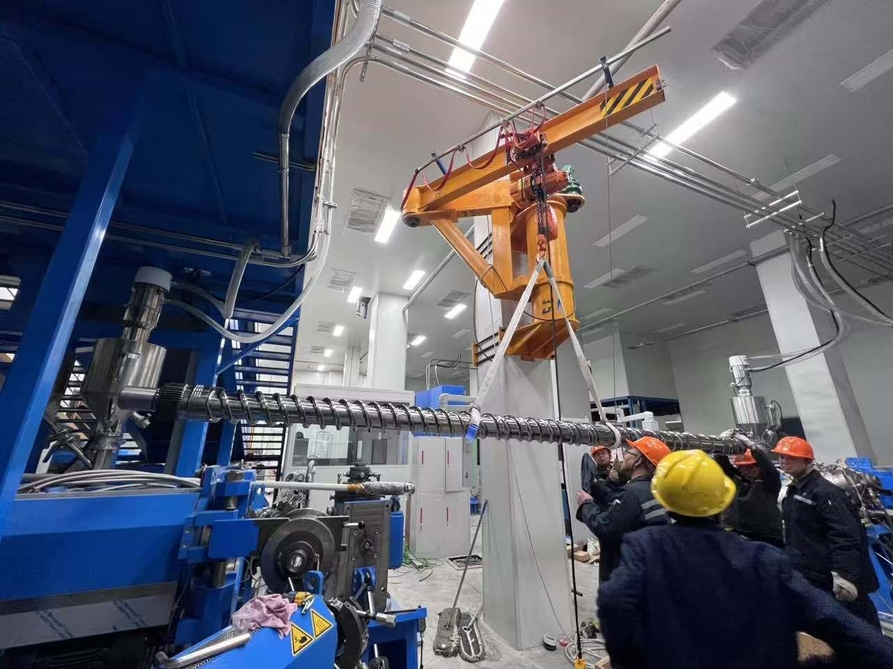 圖2：遠(yuǎn)東海纜項目進入設(shè)備安裝階段.jpg