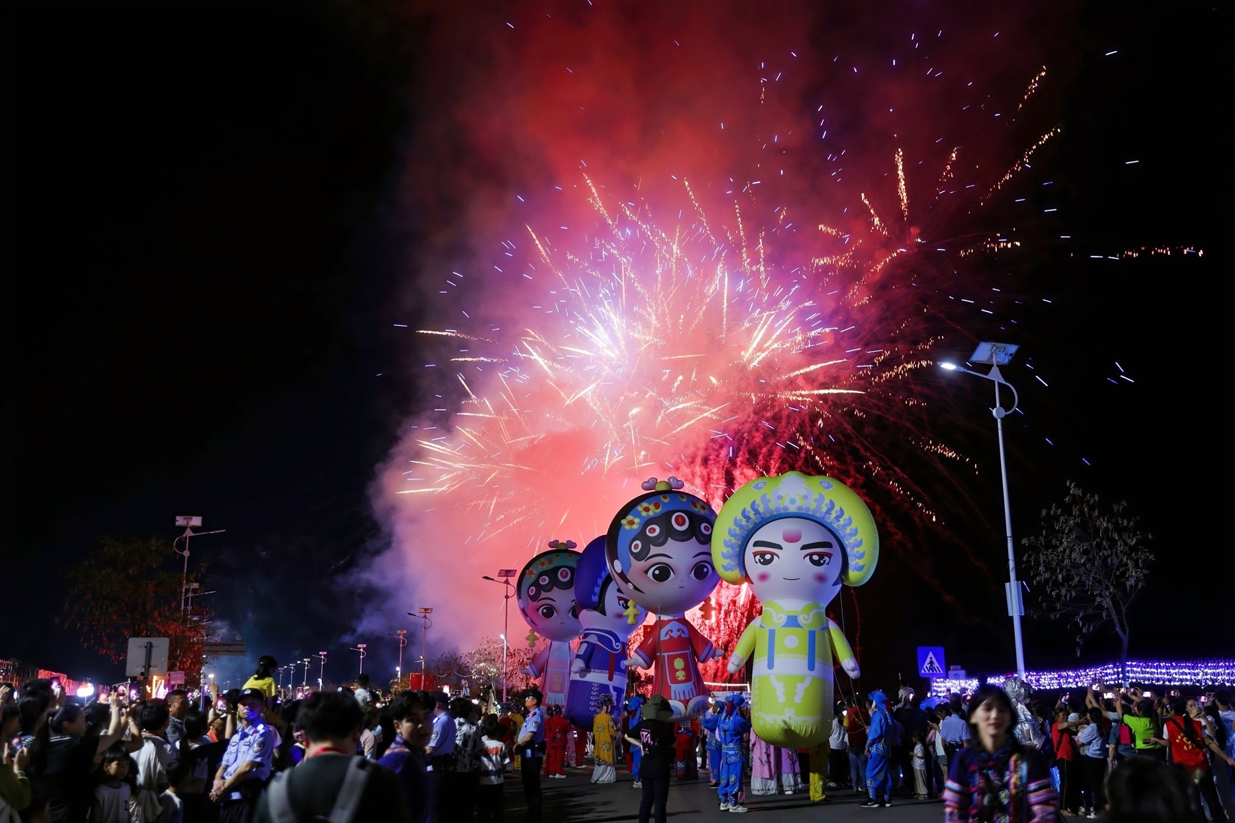 圖三、萬象星彩大巡遊.jpg