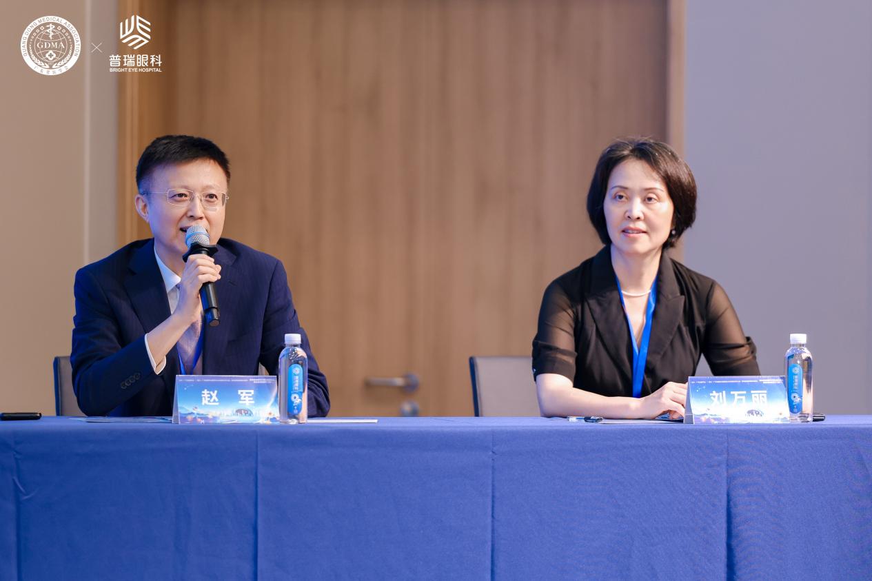 圖6：深圳市人民醫(yī)院趙軍教授  右：深圳普瑞星耀眼科醫(yī)院劉萬(wàn)麗教授.jpg