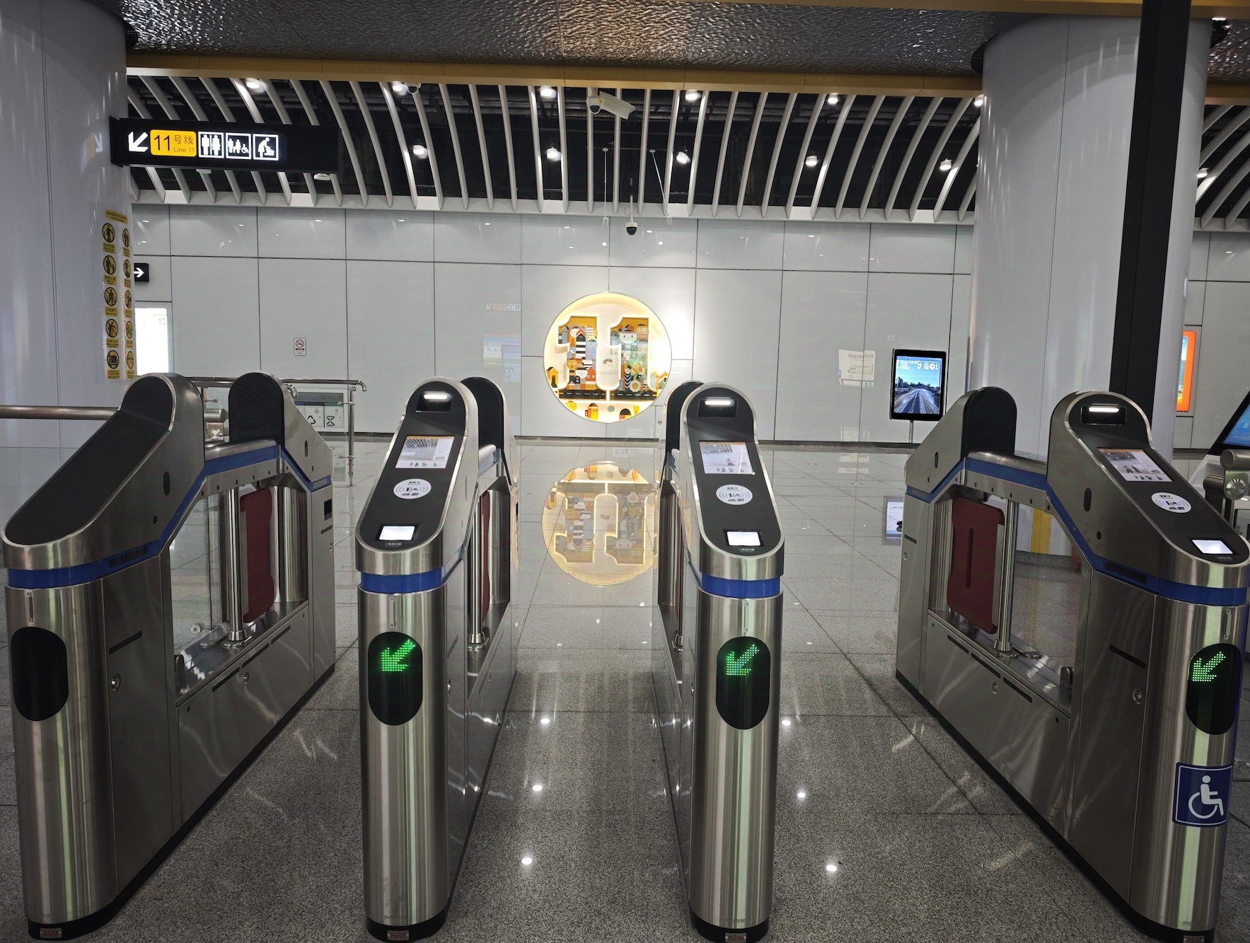 “閘機(jī)常開(kāi)門”效果圖 馮婉怡攝 (3).jpg