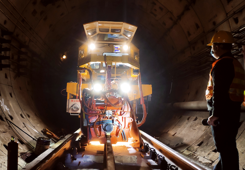 一號(hào)線及二號(hào)線（昌崗-三元里）開展換軌大修 方劍攝 (2).png