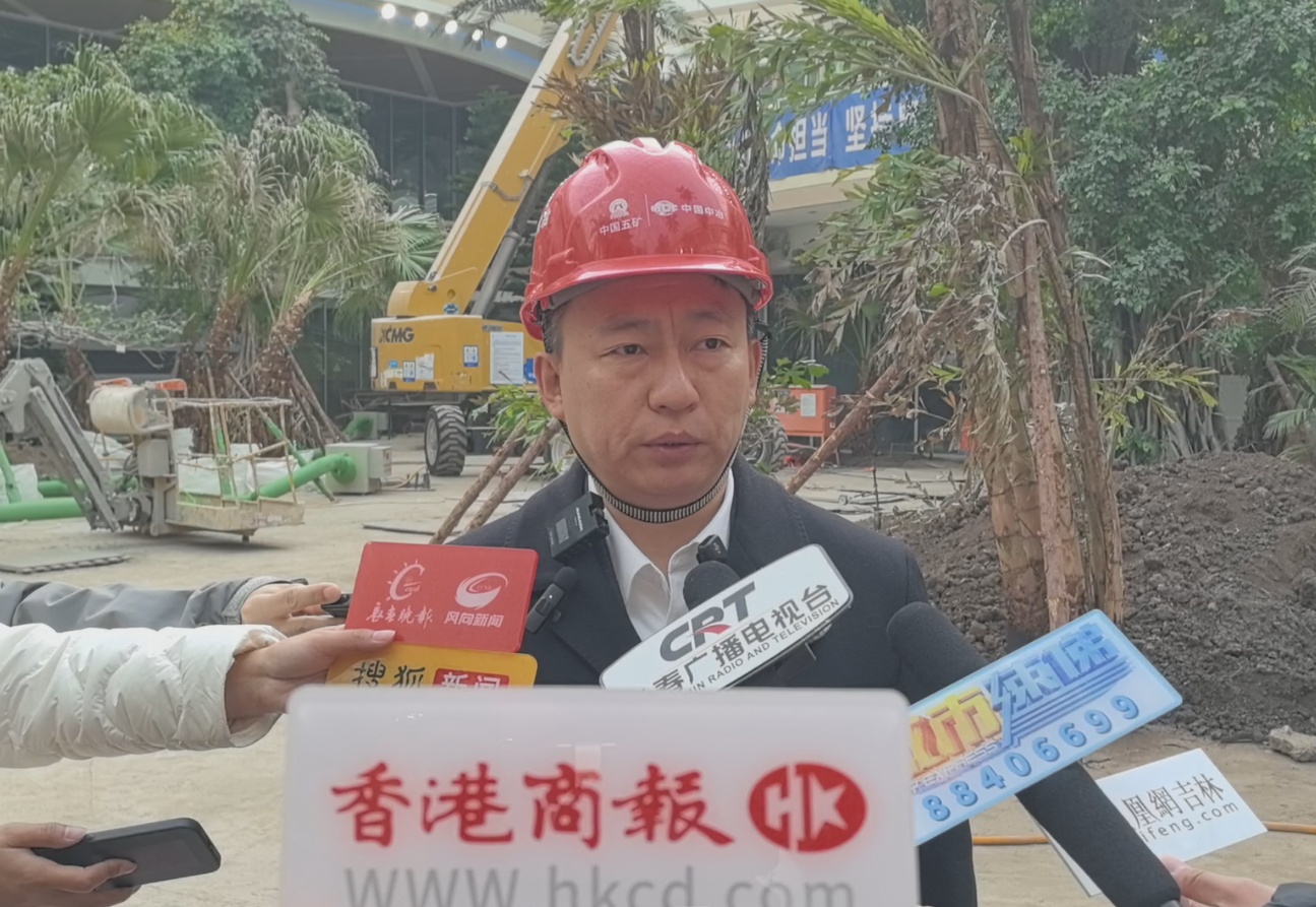 圖說三：長春淨(jìng)月高新區(qū)商務(wù)局局長 軒大鵬接受採訪.jpg