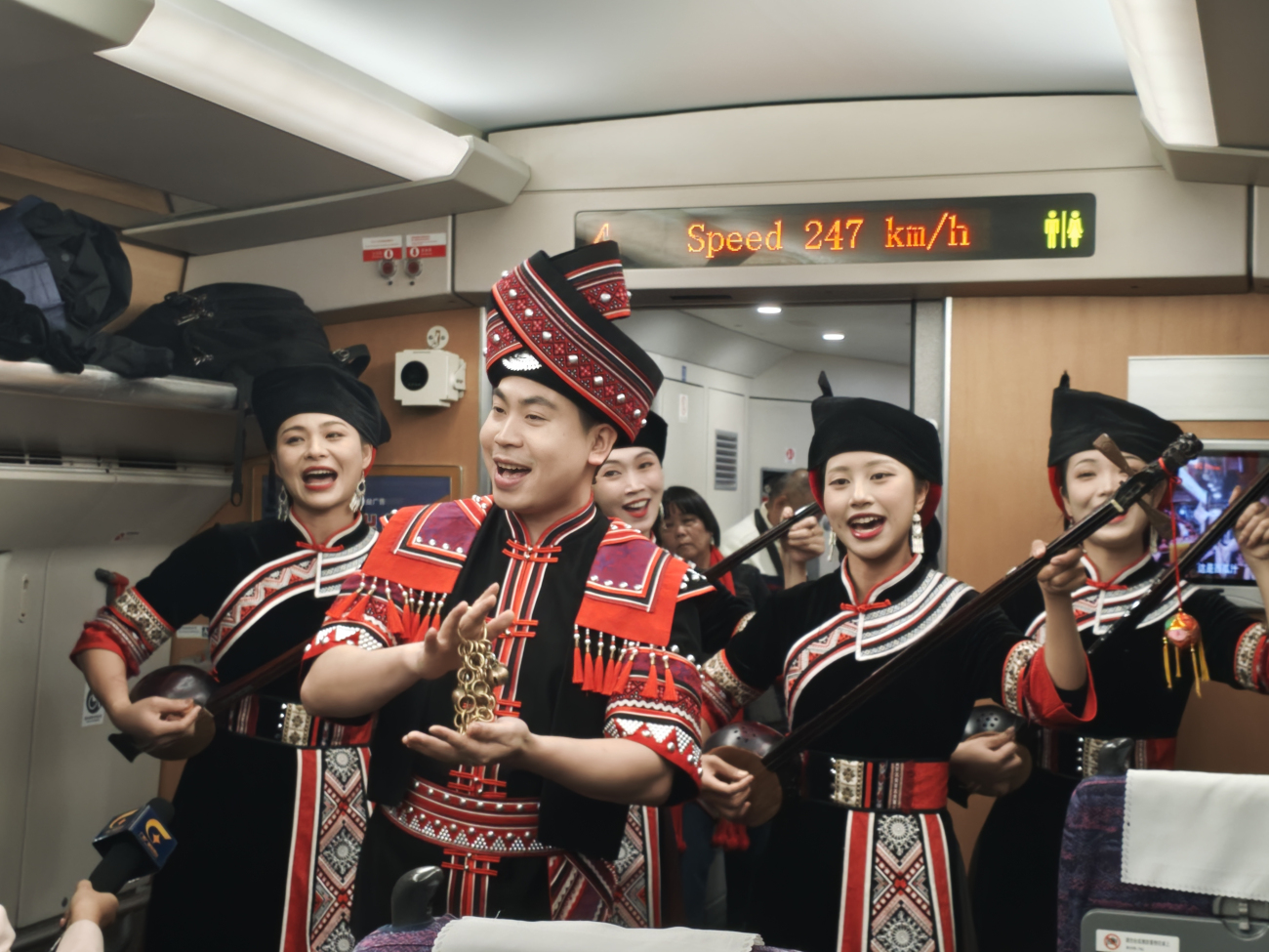 5、壯族天琴表演（王勇 攝 ）.jpg