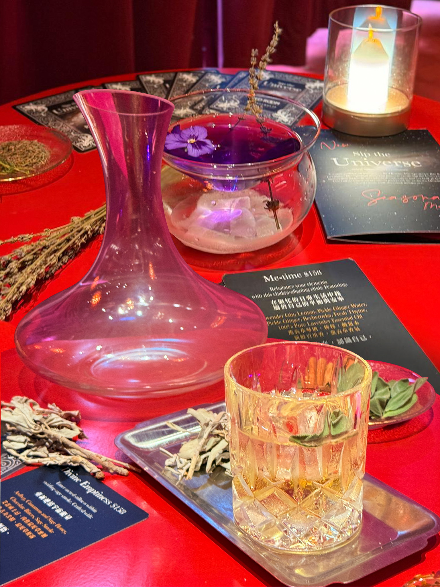 Treehouse與K11隱世酒吧Red Room攜手推出限時「Sip the Universe」系列，將創(chuàng)意雞尾酒與能量產(chǎn)品概念結(jié)合，深受大眾歡迎。.jpg