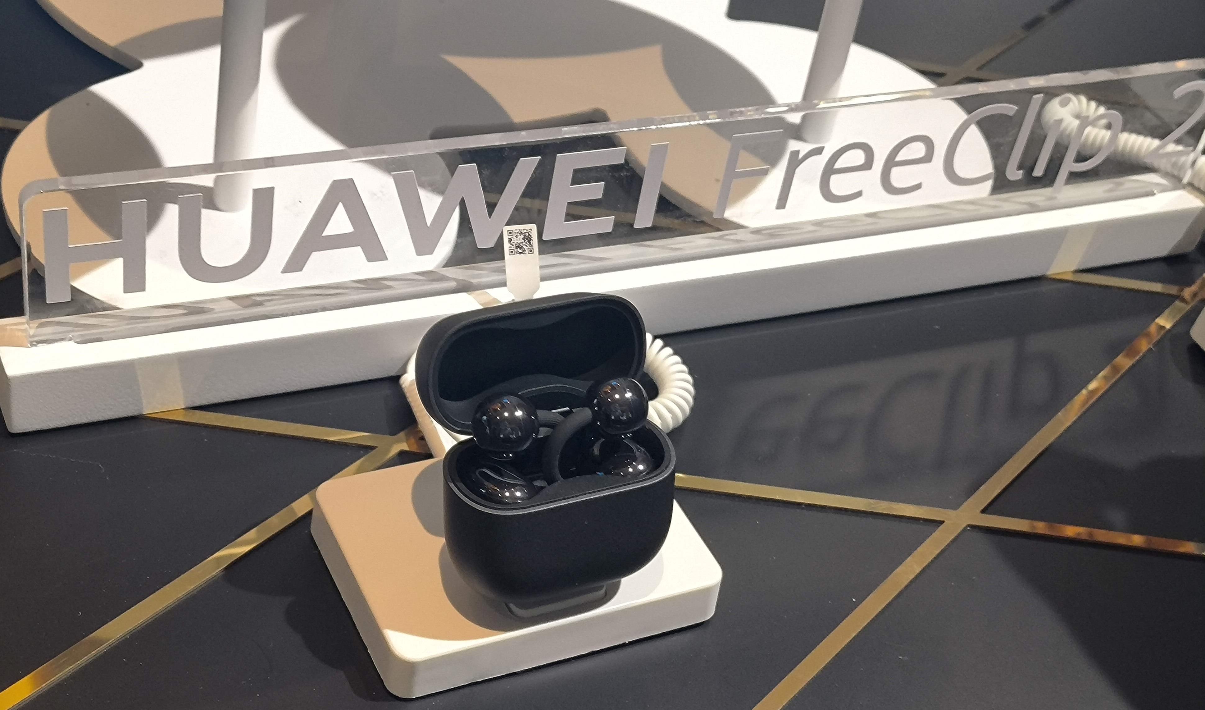 1765877996982 (002)freeclip2-AH2.jpg