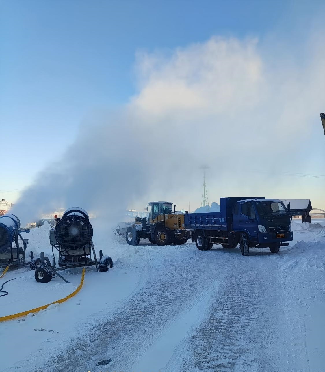第八屆哈爾濱松花江冰雪嘉年華施工現(xiàn)場3.jpg